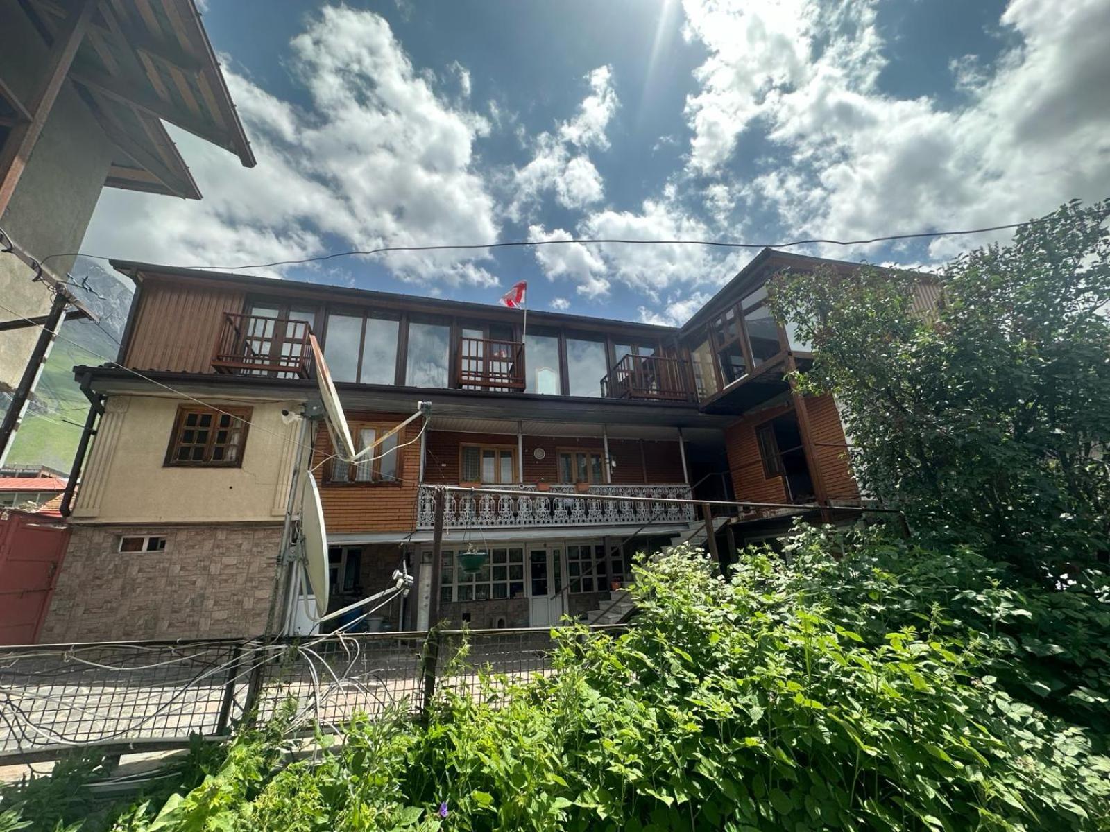 Archil And Nino Gigauri Guest House Kazbegi Kültér fotó
